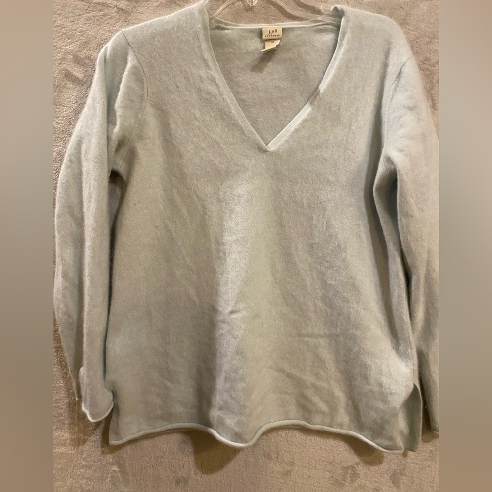 JJill Sweater Women’s Lt.Blue Cashmere Vneck Roll Hem
Pullover Long Sleeve